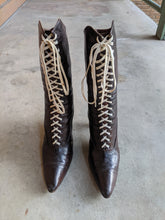 Load image into Gallery viewer, 1910s-1920s Brown Lace Up Boots | Approx Sz 7