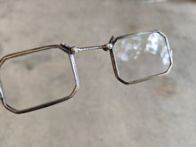 Load image into Gallery viewer, 1900s-1910s Sterling Silver Lorgnette