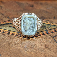 Load image into Gallery viewer, 1890s 10k Gold Labradorite Cameo Ring