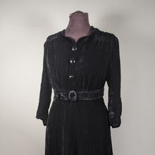 Load image into Gallery viewer, 1930s-1940s Rayon Velvet Dress | XL