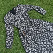 Load image into Gallery viewer, C. 1899 to Early 1900s Cotton Wrapper Dress