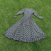 Load image into Gallery viewer, C. 1899 to Early 1900s Cotton Wrapper Dress