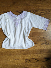 Load image into Gallery viewer, 1910s Lilac Embroidered Blouse