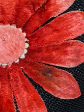 Load image into Gallery viewer, 1920s Black + Pink Cloche Hat