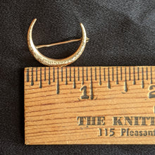 Load image into Gallery viewer, 1900s 10k Gold Repousse Moon Brooch