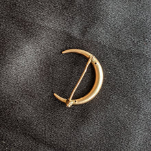 Load image into Gallery viewer, 1900s 10k Gold Repousse Moon Brooch