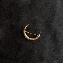 Load image into Gallery viewer, 1900s 10k Gold Repousse Moon Brooch