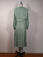 Load image into Gallery viewer, 1930s Rayon Spiderweb Novelty Print Dress