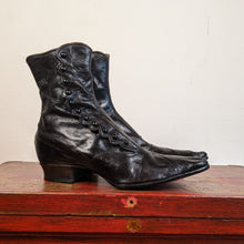 Load image into Gallery viewer, 1890s Black Side Button Boots