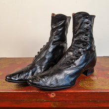 Load image into Gallery viewer, 1890s Black Side Button Boots