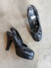 Load image into Gallery viewer, 1940s Black Platform Peep Toe Heels | Sz 6N