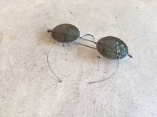 Load image into Gallery viewer, 1890s-1900s Tinted Glasses
