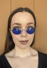 Load image into Gallery viewer, 1890s-1900s Cobalt Blue Tinted Glasses
