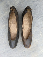 Load image into Gallery viewer, c. 1880s Leather Pumps
