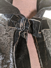 Load image into Gallery viewer, 1910s-1920s Vampy Brocade Cape