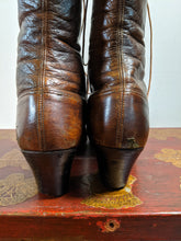 Load image into Gallery viewer, c. 1910s Brown Lace Up Boots | Approx Sz 7