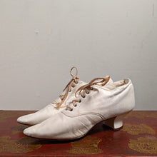 Load image into Gallery viewer, c. 1890s White Kid Leather Shoes | Approx Sz 4-5
