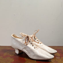 Load image into Gallery viewer, c. 1890s White Kid Leather Shoes | Approx Sz 4-5