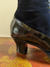 Load image into Gallery viewer, 1910s-1920s Blue Velveteen Boots | Approx Sz 7.5-8