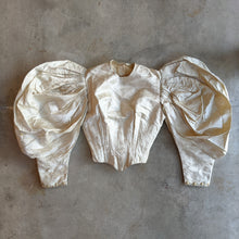 Load image into Gallery viewer, 1890s Cream Silk Gigot Sleeve Bodice