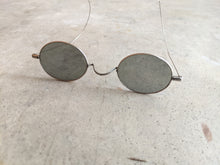 Load image into Gallery viewer, c. 1890s-1900s Tinted Glasses