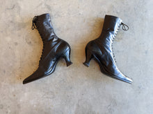 Load image into Gallery viewer, 1910s-1920s Black Lace Up Louis Heel Boots | Approx Sz 6