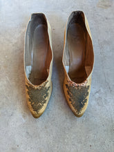 Load image into Gallery viewer, c. Turn of the Century Gold Beaded Pumps