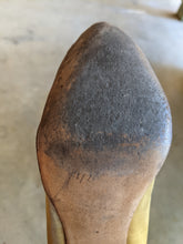 Load image into Gallery viewer, c. Turn of the Century Gold Beaded Pumps