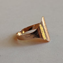 Load image into Gallery viewer, c. 1804 14k Gold Posy Ring "Remember the Giver"