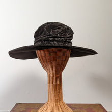 Load image into Gallery viewer, c. 1910s Black Velvet Brocade Hat