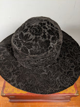 Load image into Gallery viewer, c. 1910s Black Velvet Brocade Hat