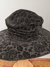Load image into Gallery viewer, c. 1910s Black Velvet Brocade Hat