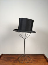 Load image into Gallery viewer, c. 1920s Silk Faille Collapsible Top Hat