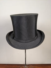 Load image into Gallery viewer, c. 1920s Silk Faille Collapsible Top Hat