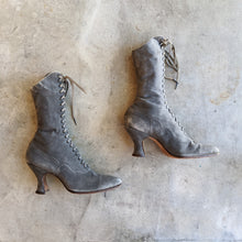 Load image into Gallery viewer, c. 1910s-1920s Grey Suede Boots | Approx Sz 5
