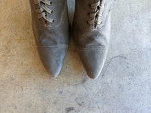 Load image into Gallery viewer, c. 1910s-1920s Grey Suede Boots | Approx Sz 5
