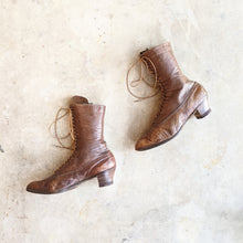 Load image into Gallery viewer, c. 1910s Brown Lace Up Boots | Approx Sz 7.5-8