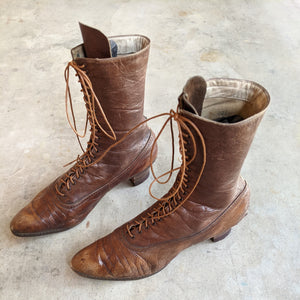 c. 1910s Brown Lace Up Boots | Approx Sz 7.5-8