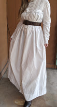 Load image into Gallery viewer, 1880s Cotton Night Dress