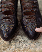 Load image into Gallery viewer, c. 1900s Beaded Leather Pumps