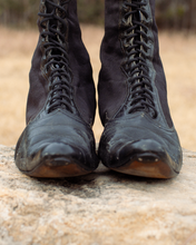 Load image into Gallery viewer, c. 1890s Black Pointed Toe Boots