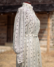 Load image into Gallery viewer, c. 1900s Cotton Wrapper Dress