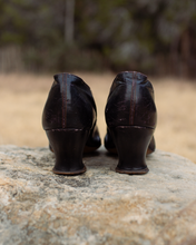Load image into Gallery viewer, c. 1900s Beaded Leather Pumps