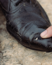 Load image into Gallery viewer, c. 1890s Black Pointed Toe Boots