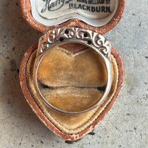 1907 9k Gold Rhodolite Garnet Ring