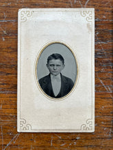 Load image into Gallery viewer, Grouping of 4 Antique Photographs