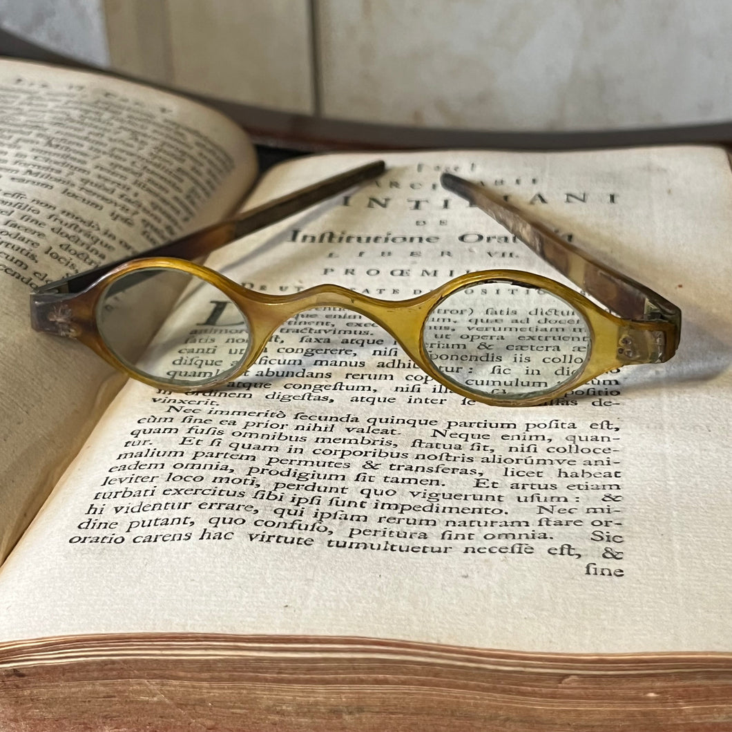 c. 1800 Tortoise Shell Wig Spectacles - Light