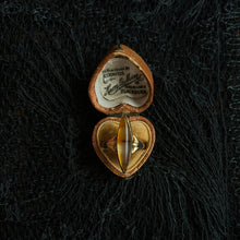 Load image into Gallery viewer, c. 1890s-1900s 14k Gold Banded Agate Ring
