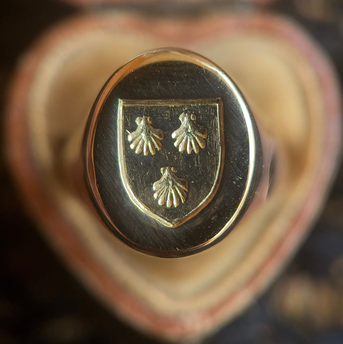 19th c. 18k Gold Earle / Earl Family Crest Signet Ring