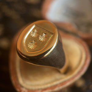 19th c. 18k Gold Earle / Earl Family Crest Signet Ring